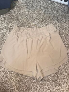 Calla Women’s Relaxed Elastic-Waist Shorts in Tan/Taupe